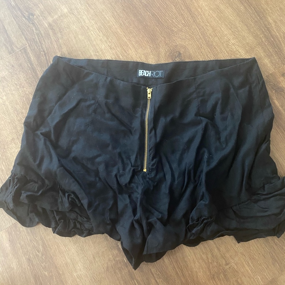 Beach riot shorts size Large